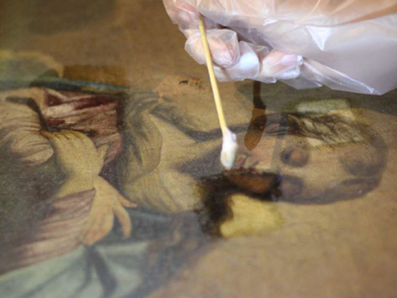 La Madonna dell’Apocalisse è un dipinto a olio su tela (121 x 96 cm), databile al XVII - XVIII secolo circa.